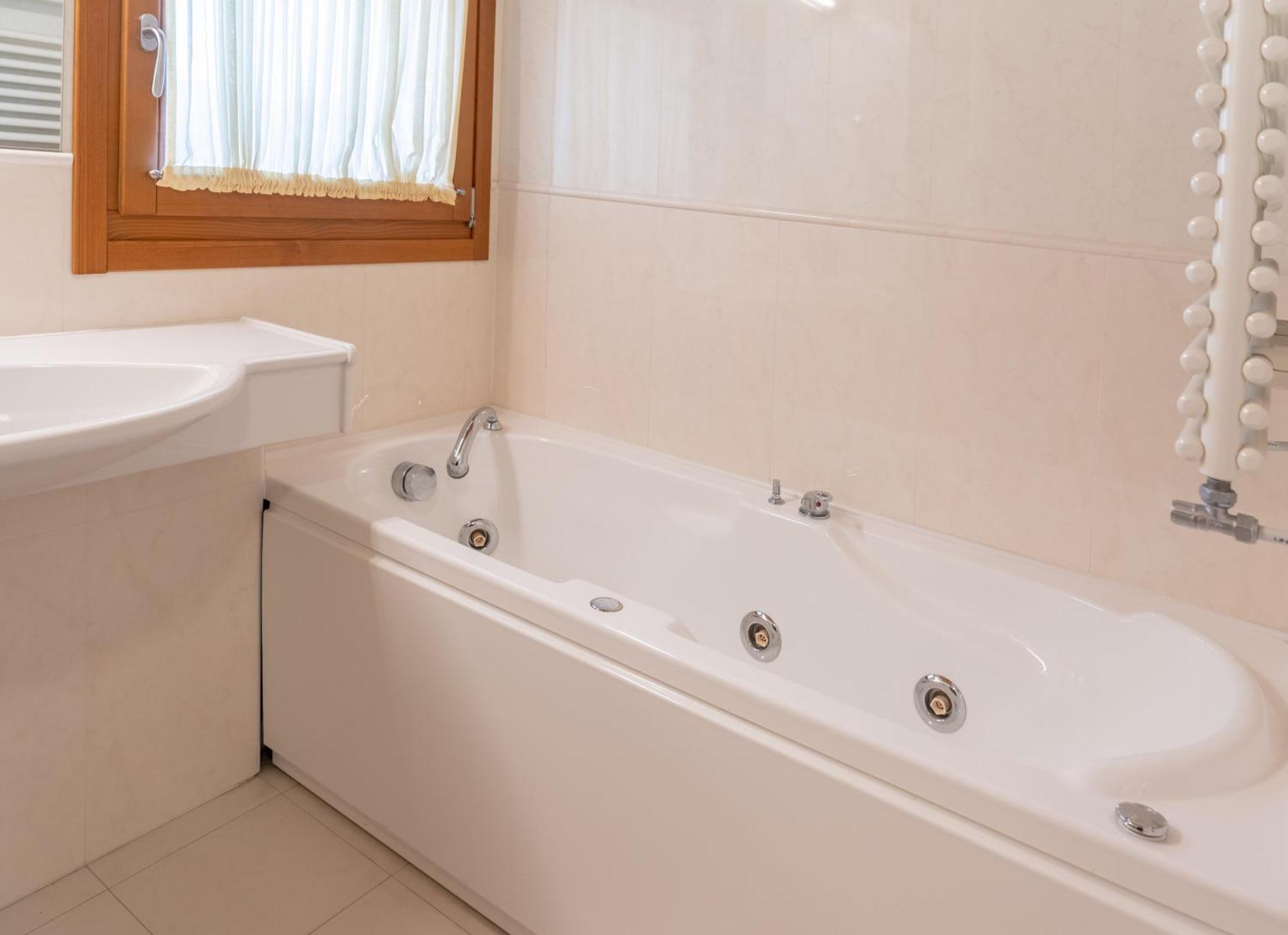 Hotel Canova Sport & Relax Granigo Екстер'єр фото